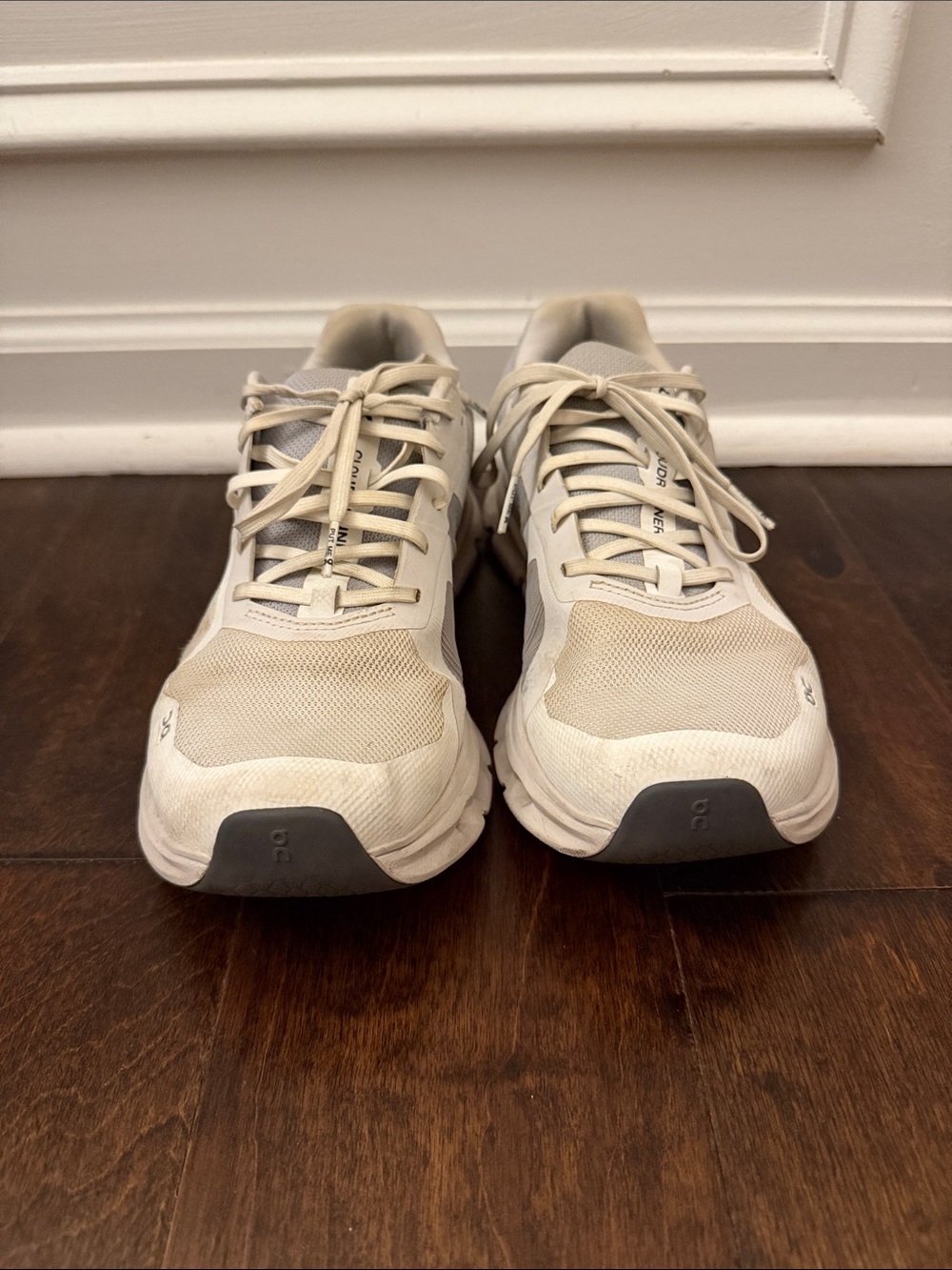 Womens On Cloud Runner grey 8.5 - Picture 2 of 9